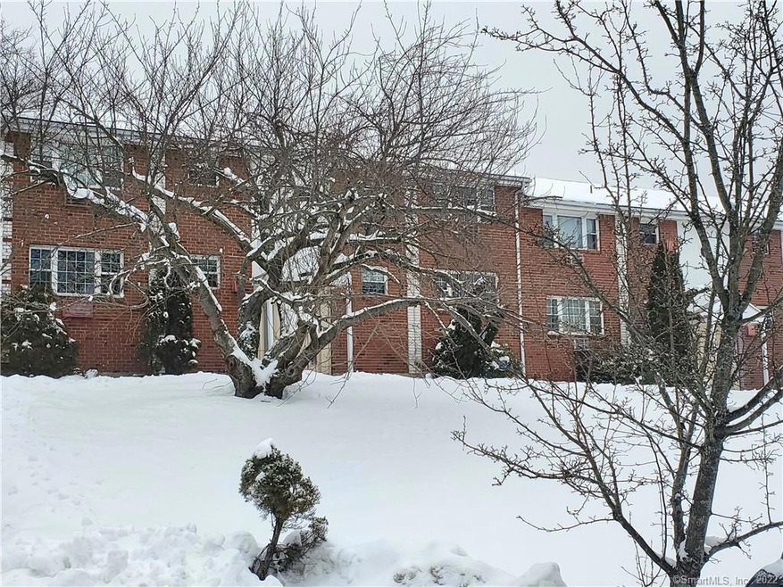 63 Sigwin Dr unit 63, Wallingford, CT 06492 - photo 1