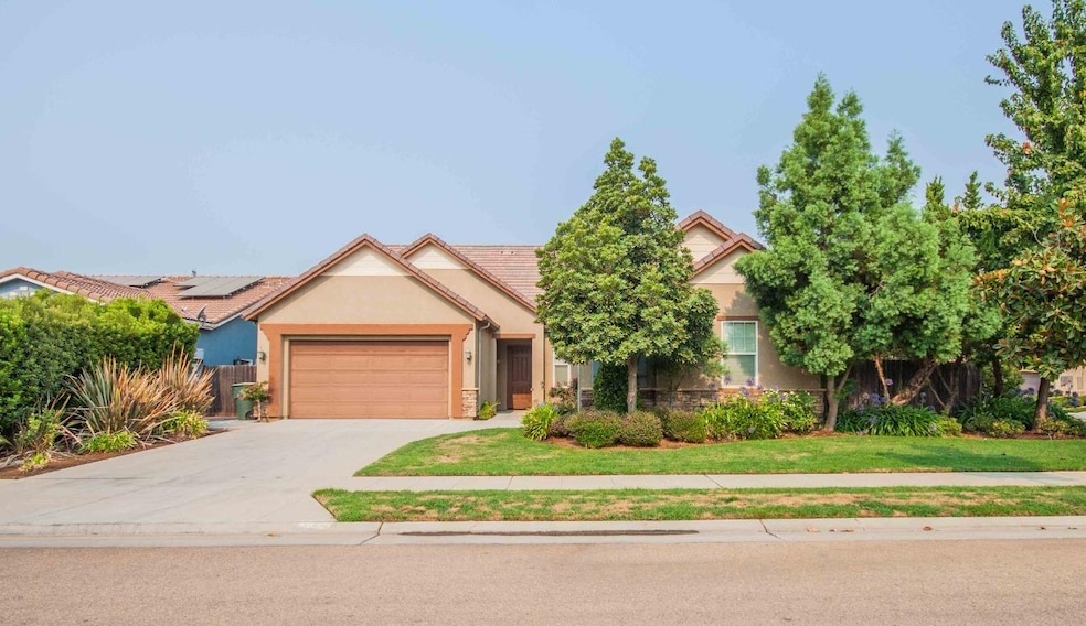 3216 Blackwood Ave, Clovis, CA 93619 - photo 1