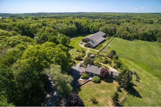 385 Chestnut St, Uxbridge, MA 01569 - photo 1