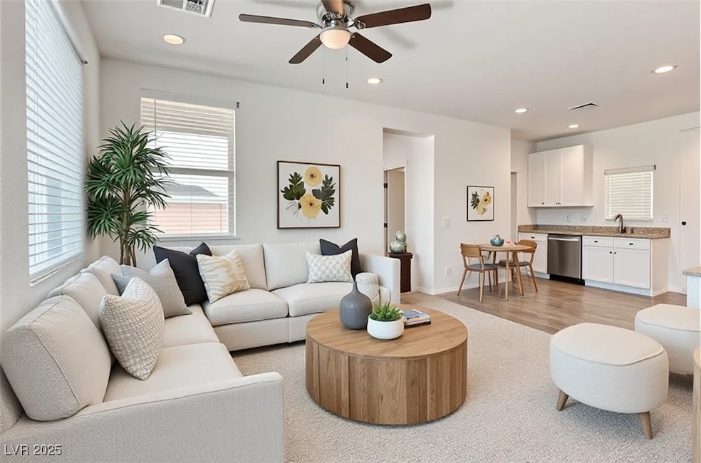 1611 Prairie Fields Ct, Las Vegas, NV 89115 - photo 1