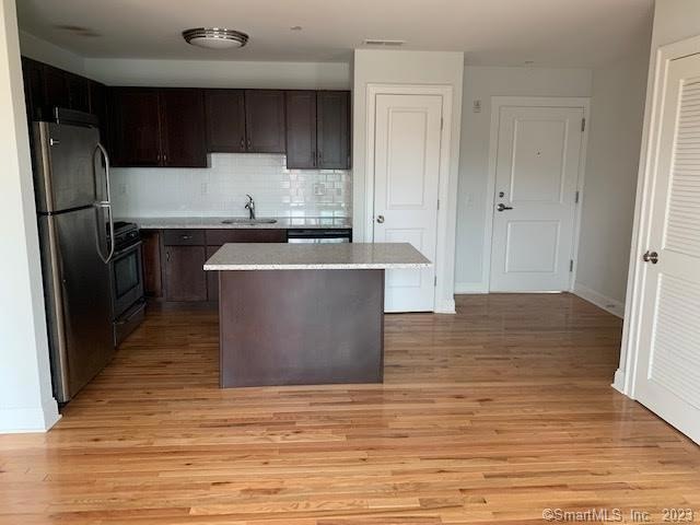 965 Hope St unit 203, Stamford, CT 06907 - photo 1