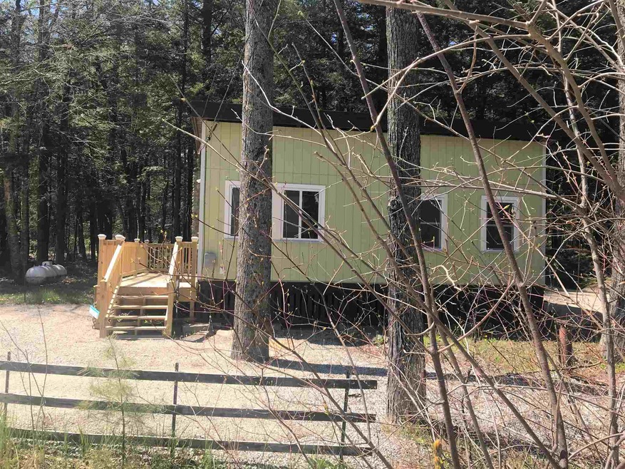 8 Hillside St, Hillsborough, NH 03244 - photo 1