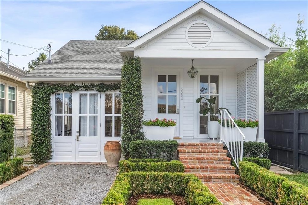 5354 Laurel St, New Orleans, LA 70115 - photo 1