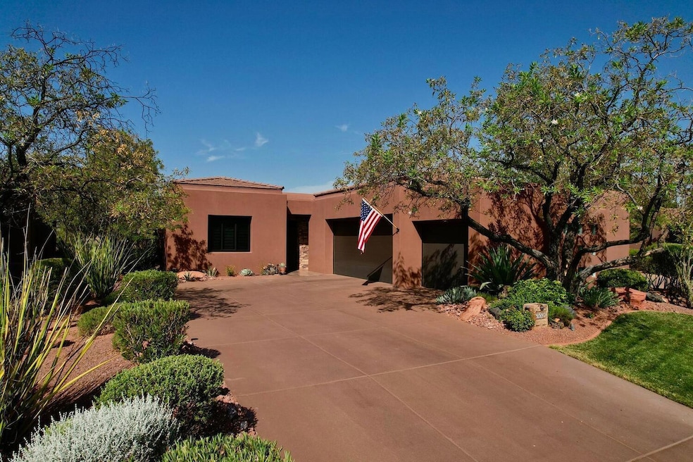 2237 N Cohonina Cir St George-large-001-