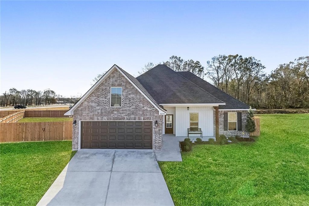 5049 Park Shore Dr, Marrero, LA 70072 - photo 1