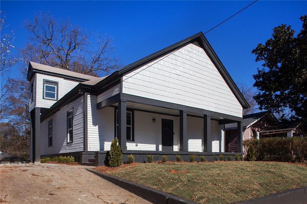 MOZLEY PARK PRESENTS THIS GORGEOUS RENOVATION