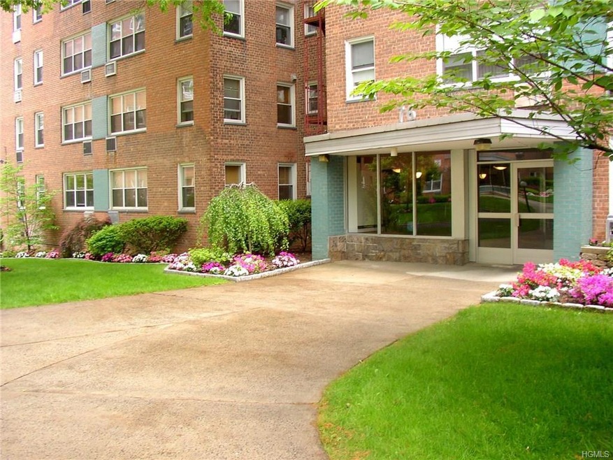 Tudor Woods unit 4M, Yonkers, NY 10703 - photo 1