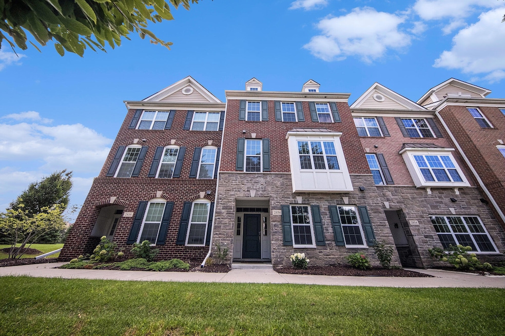 2856 Ridington Rd, Ann Arbor, MI 48105 - photo 1