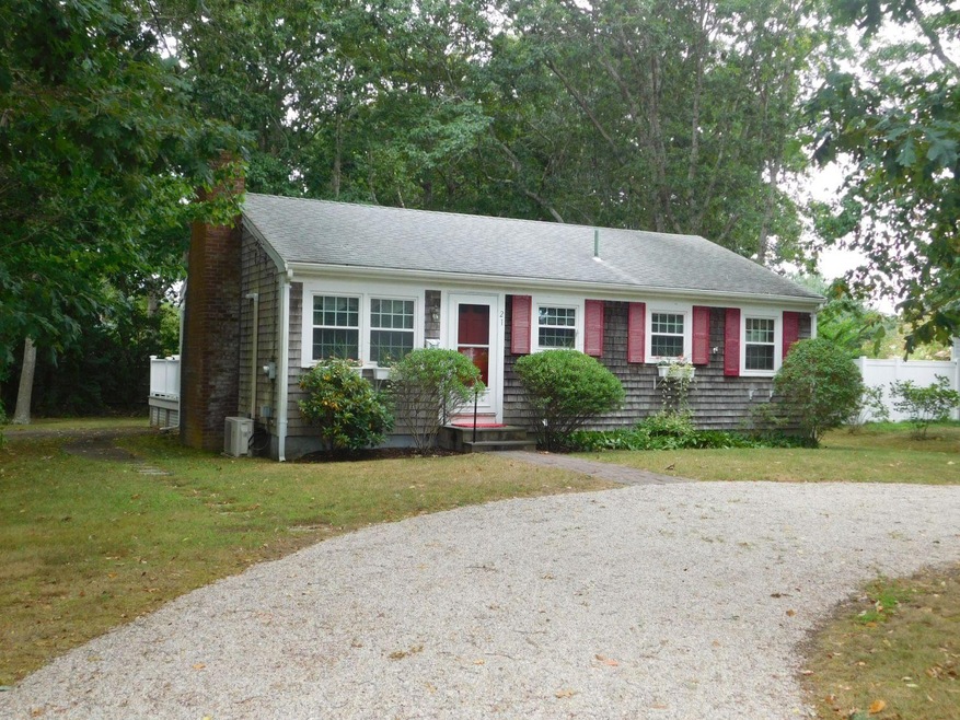 21 Hudson St, Falmouth, MA 02540 - photo 1