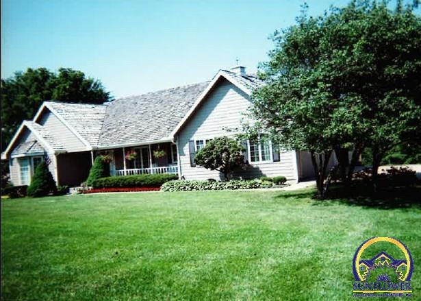 4301 SW Marlboro Rd, Topeka, KS 66610 - photo 1