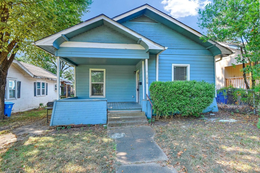 1218 W Main St, Denison, TX 75020 - photo 1