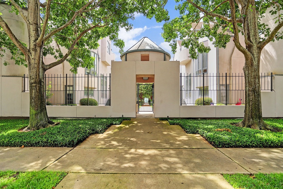 Welcome to Arlington Court, located in the center
