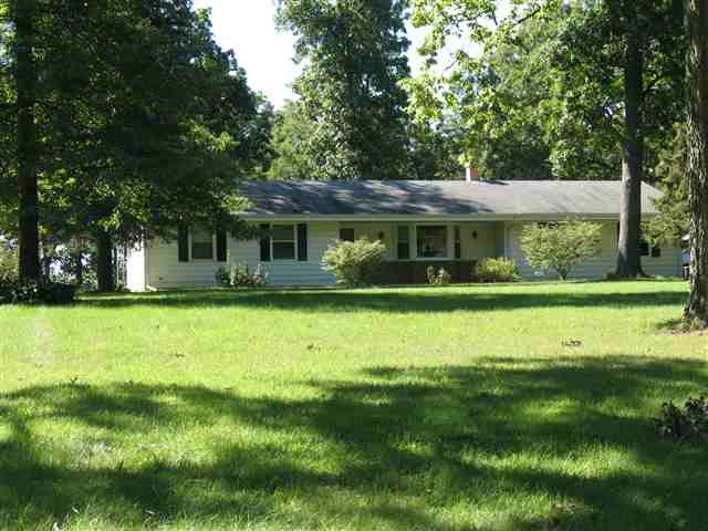 3733 W Plymouth Church Rd, Beloit, WI 53511 - photo 1