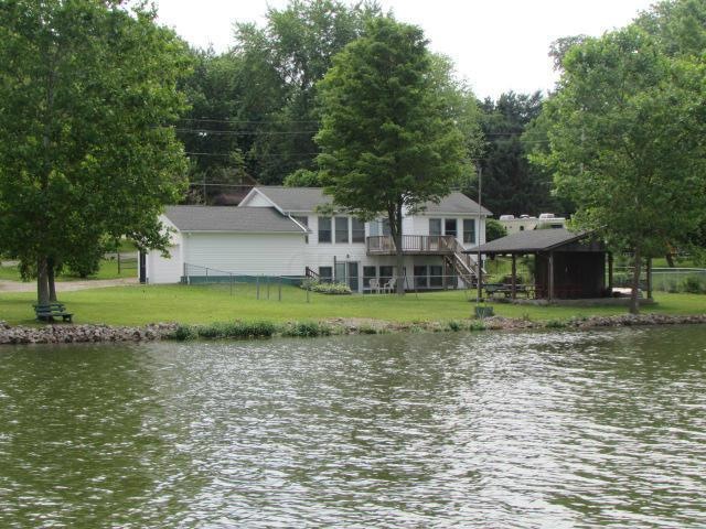 442 Lake Shore Blvd, Thornville, OH 43076 - photo 1