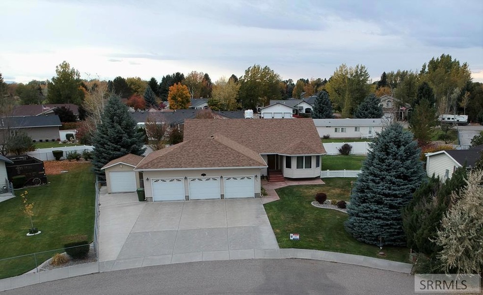 275 Bergeson Dr, Blackfoot, ID 83221 - photo 1