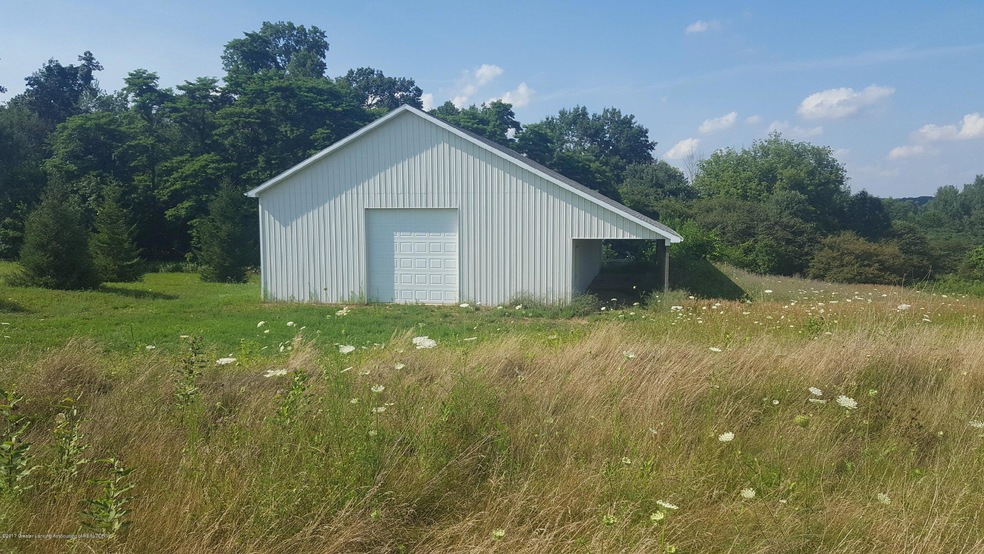 VL With Barn
