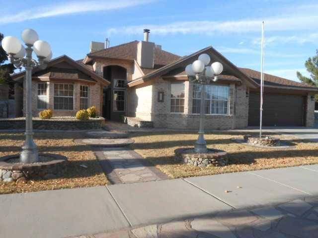 367 Roslyn Dr, Horizon City, TX 79928 - photo 1