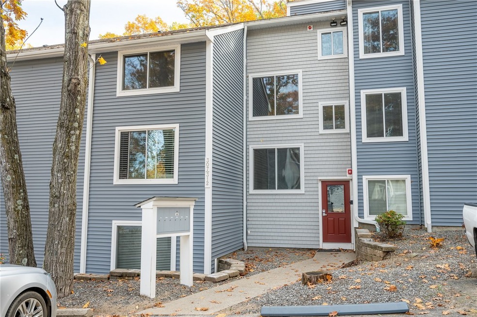 7 Wake Robin Rd unit 311, Lincoln, RI 02865 - photo 1