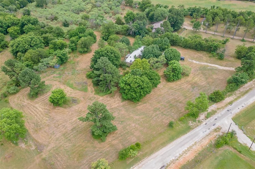 138 N Longhorn Dr, Weatherford, TX 76085 - photo 1