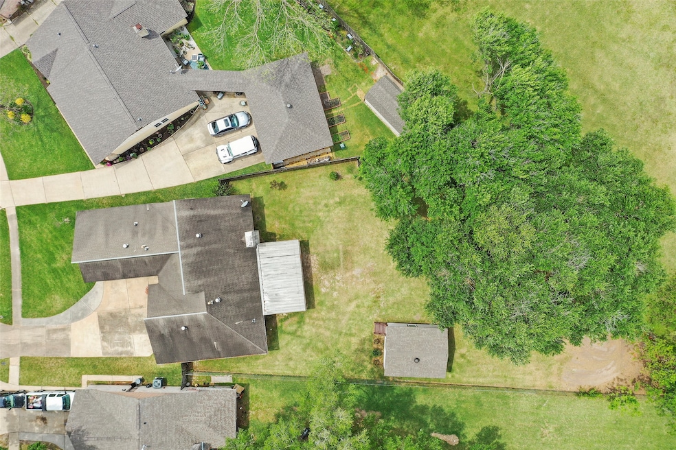 7443 Woodoak Dr, Houston, TX 77040 - photo 1