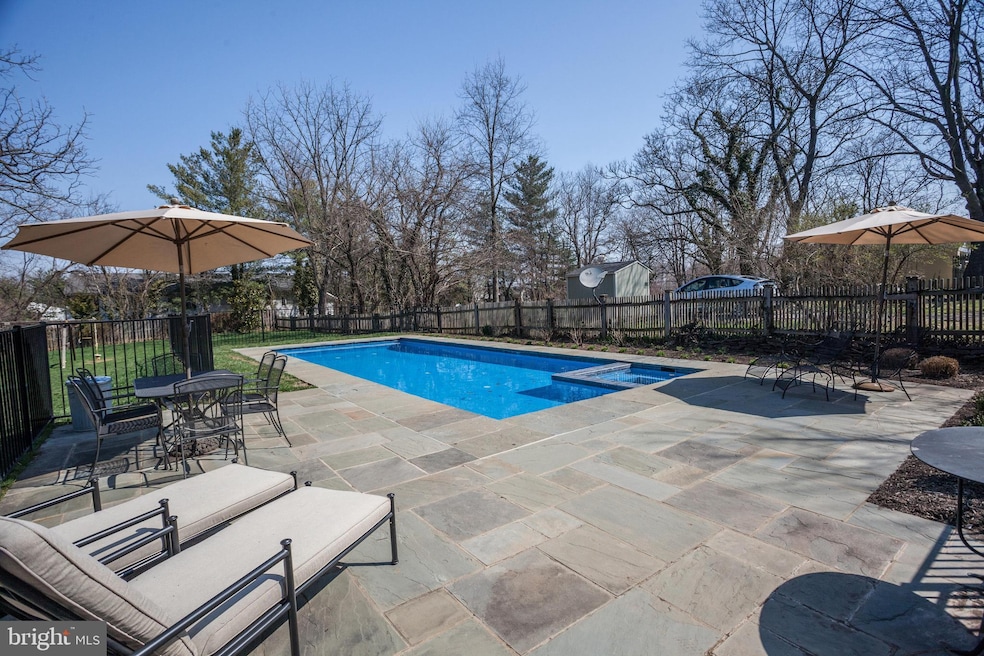 361 E Main St, Purcellville, VA 20132 - photo 1