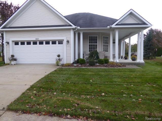 3967 Streamwood Ct, Auburn Hills, MI 48326 - photo 1