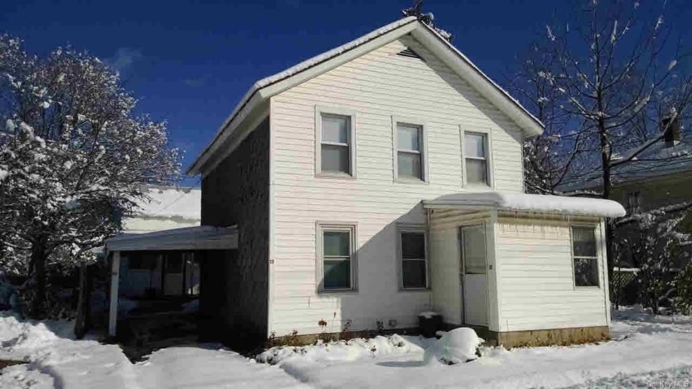 13 St John St unit 1, V. Red Hook, NY 12571 - photo 1