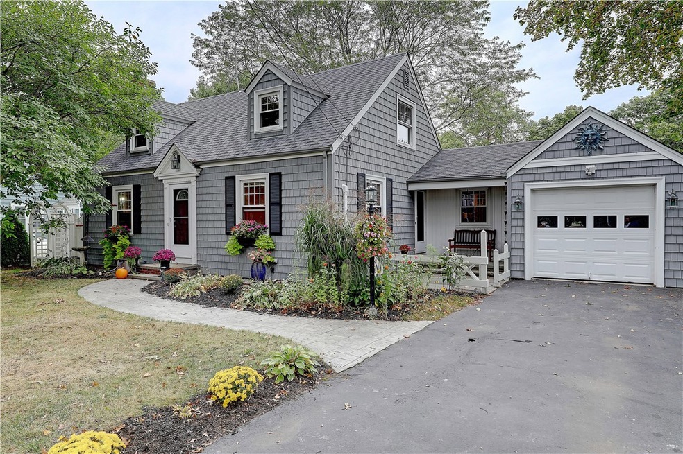 11 Humphreys Rd, Barrington, RI 02806 - photo 1