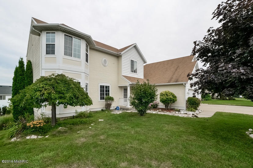 625 Oldfield Dr SE, Byron Center, MI 49315 - photo 1