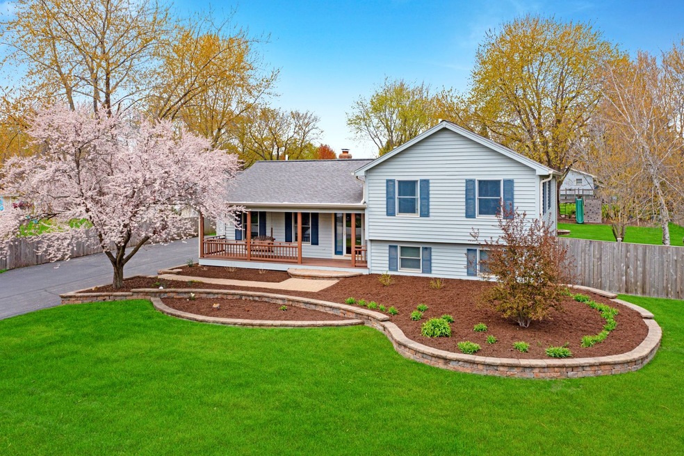 28W520 Douglas Rd unit 3, Naperville, IL 60564 - photo 1