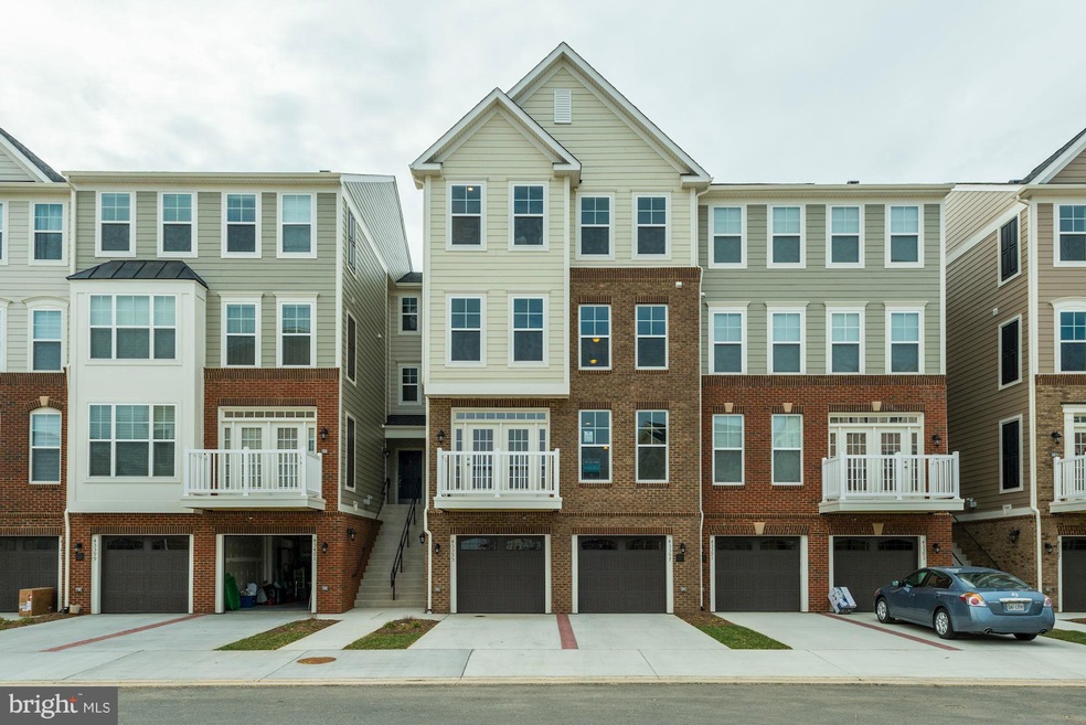 43395 Town Gate Square, Chantilly, VA 20152 - photo 1