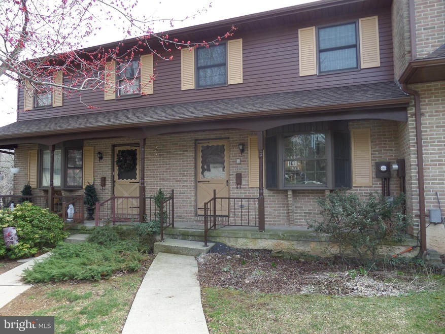 114 Village Dr unit 8, Boyertown, PA 19512 - photo 1