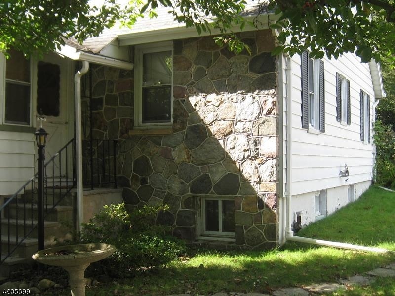 69 Vreeland Ave, Bloomingdale, NJ 07403 - photo 1