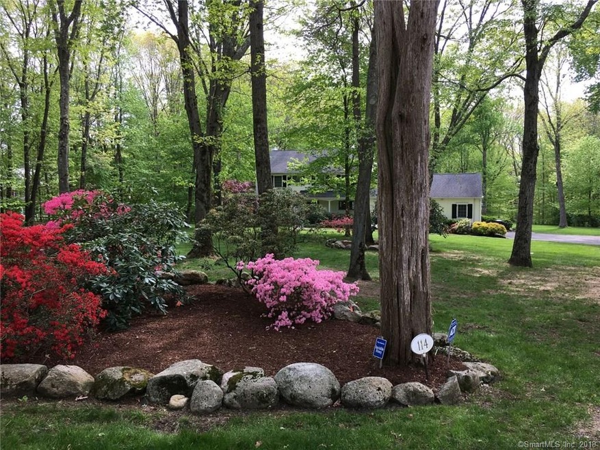 114 Colonial Rd, New Canaan, CT 06840 - photo 1
