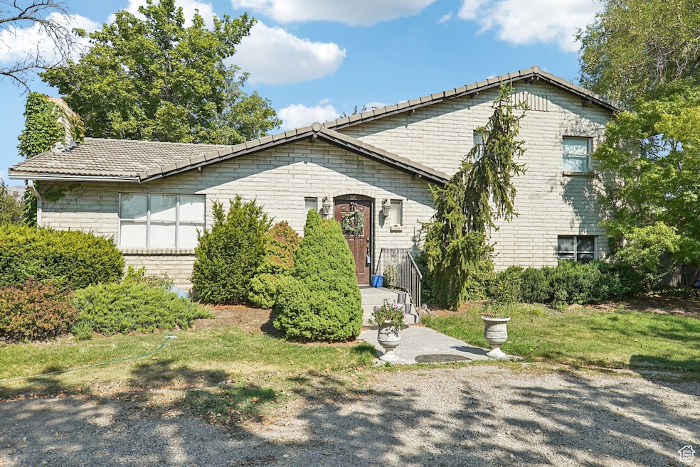 196 N 400 W, Orem, UT 84057 - photo 1