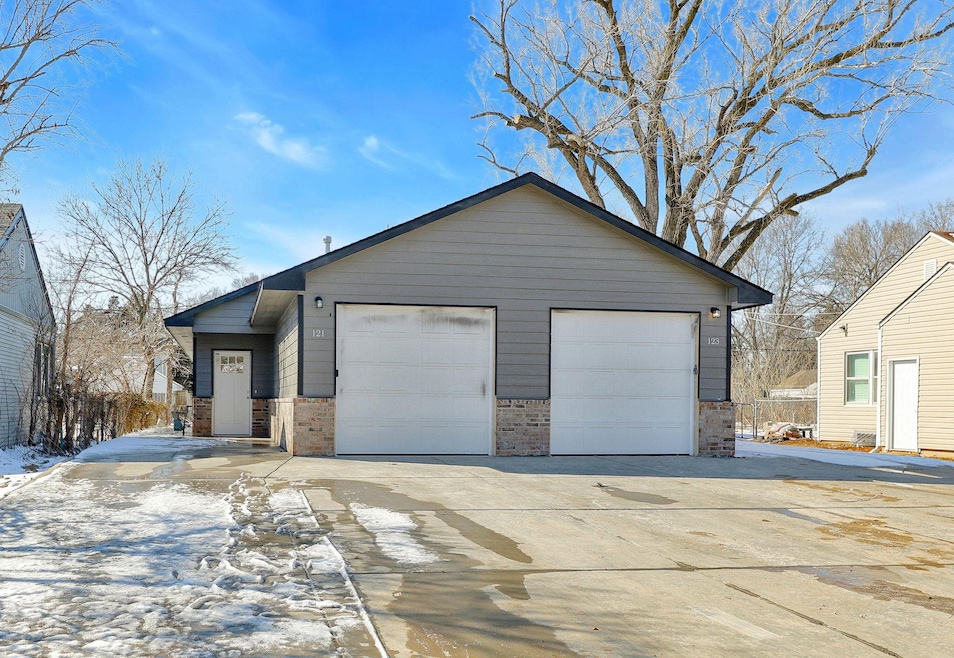 419 S All Hallows St, Wichita, KS 67213 - photo 1