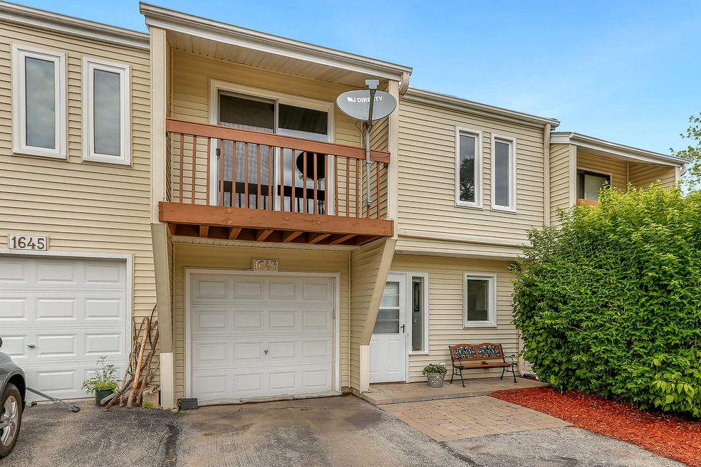 1643 Cove Ct unit 3, Naperville, IL 60565 - photo 1