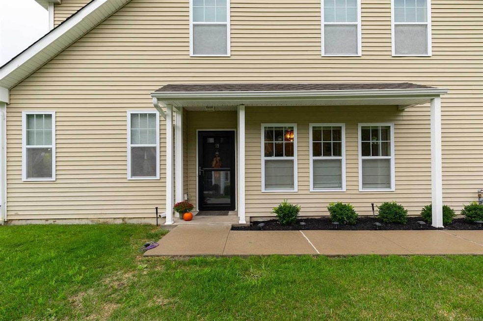 19 Halley Ct, Poughkeepsie, NY 12601 - photo 1