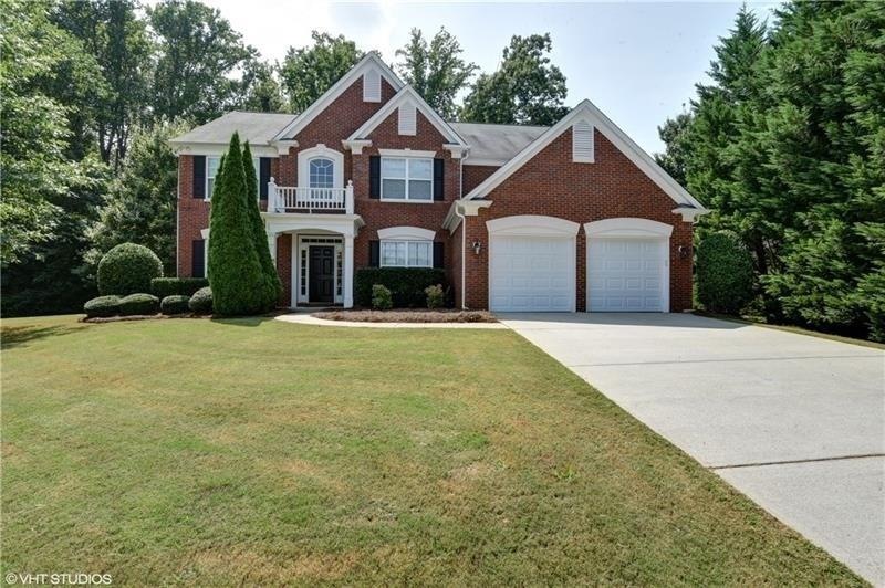 3 sided brick one owner home