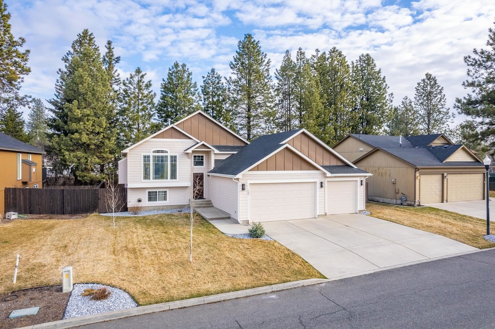 609 E Bonnie Lynn Ln, Colbert, WA 99005 - photo 1