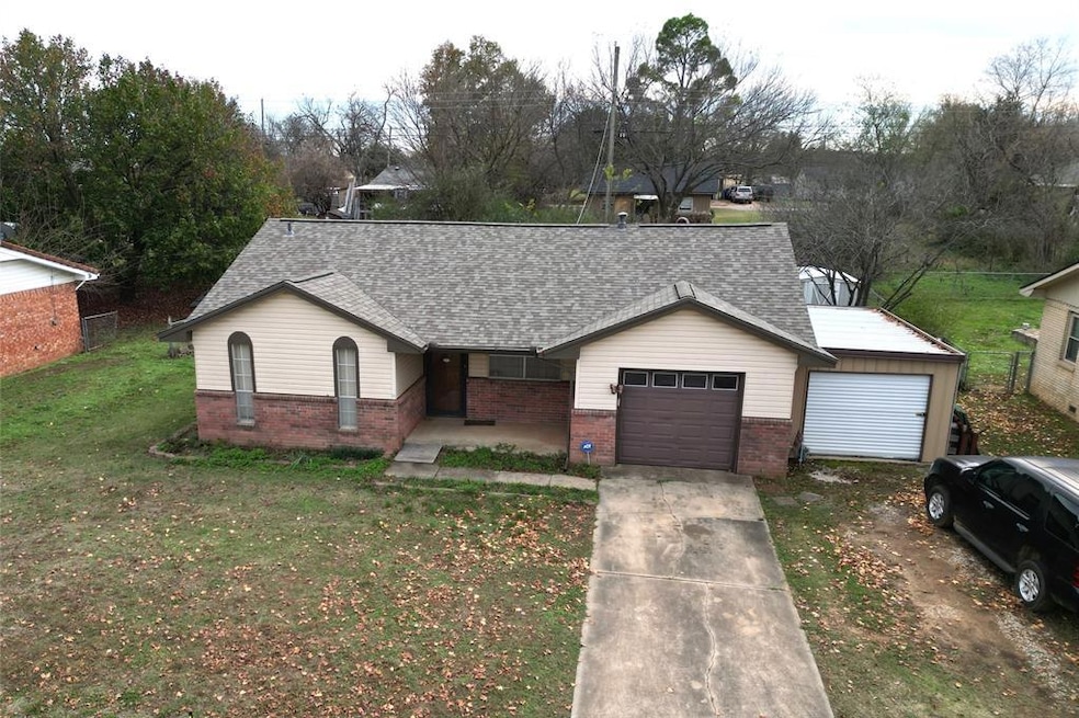 207 Brent St, Meeker, OK 74855 - photo 1