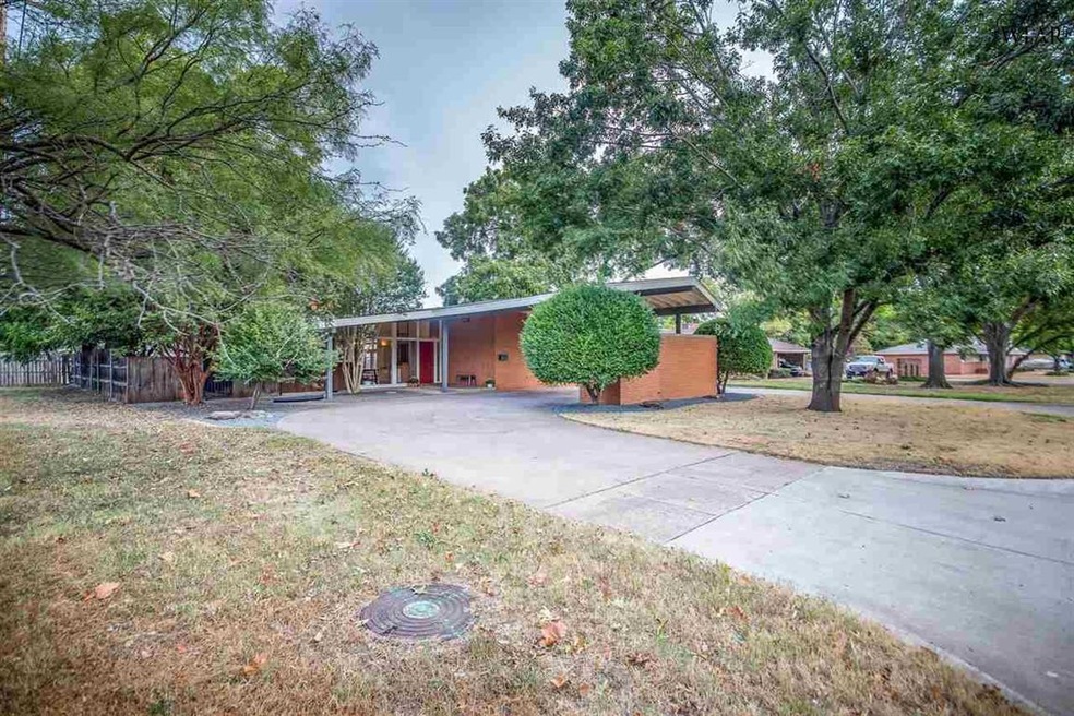 1612 Cynthia Ln, Wichita Falls, TX 76302 - photo 1