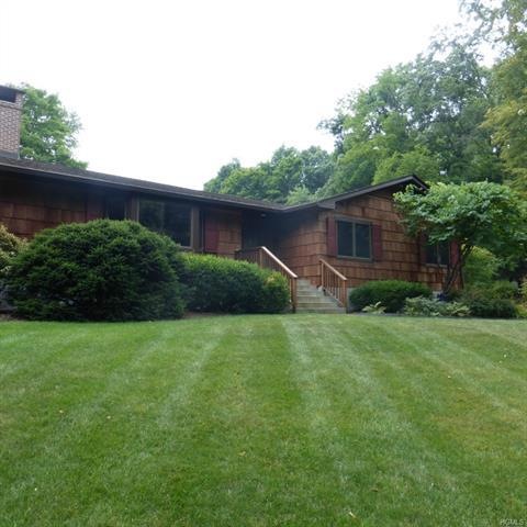 425 Phillips Hill Rd, New City, NY 10956 - photo 1