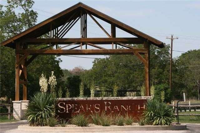 Entrance/Gate : Entrance gate into Spear's Ranch