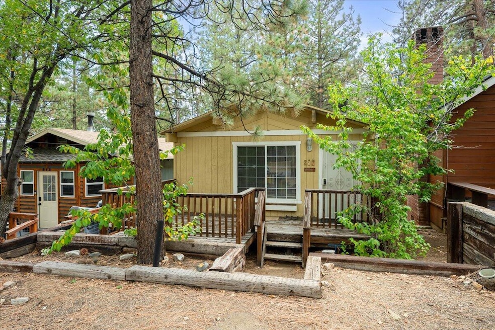 817 Maple Ln, Sugarloaf, CA 92386 - photo 1