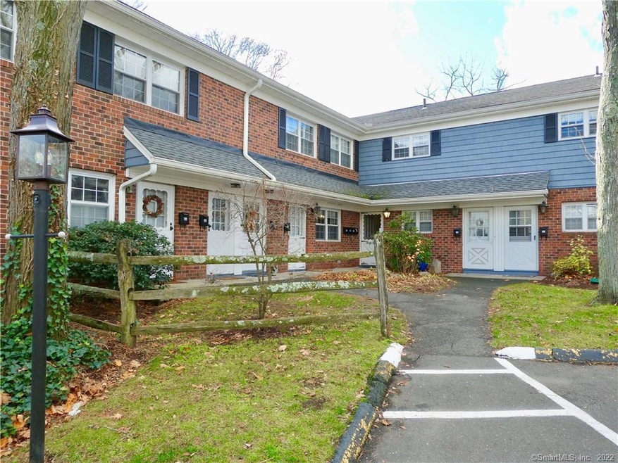 245 Unquowa Rd unit 80, Fairfield, CT 06824 - photo 1