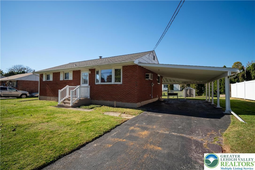 1639 11th St, Bethlehem, PA 18020 - photo 1