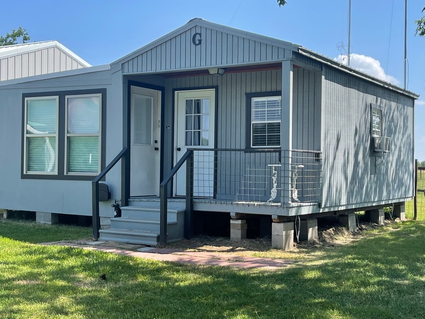 7107 Kamas Ln unit 2, Needville, TX 77461 - photo 1