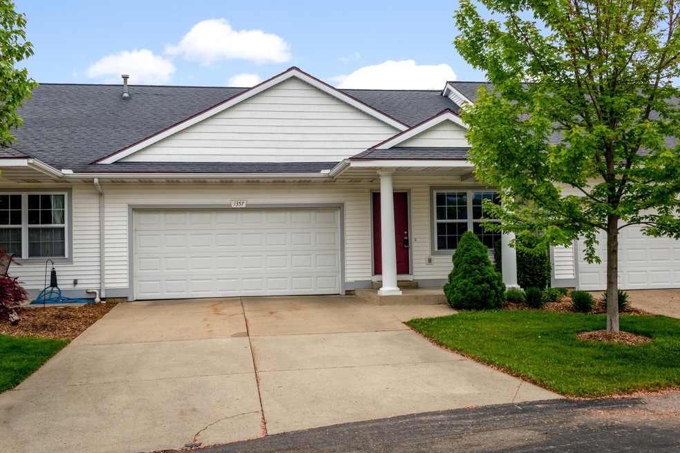 1357 E Pointe Ridge-13
