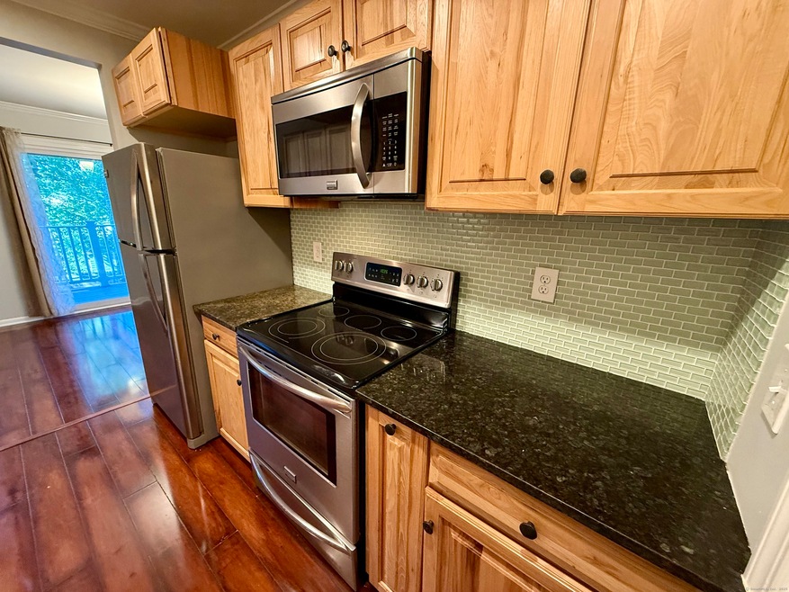 41 Rock Spring Rd unit 9, Stamford, CT 06906 - photo 1